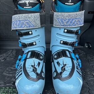 Men’s 26.5 Ski Boots